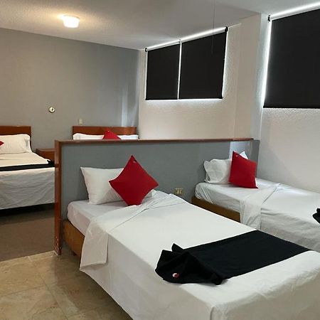 Oyo Hotel Italia Агуаскальентес Экстерьер фото