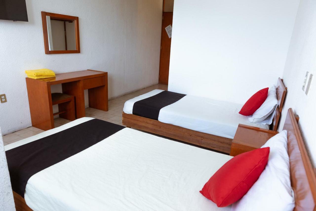Oyo Hotel Italia Агуаскальентес Экстерьер фото