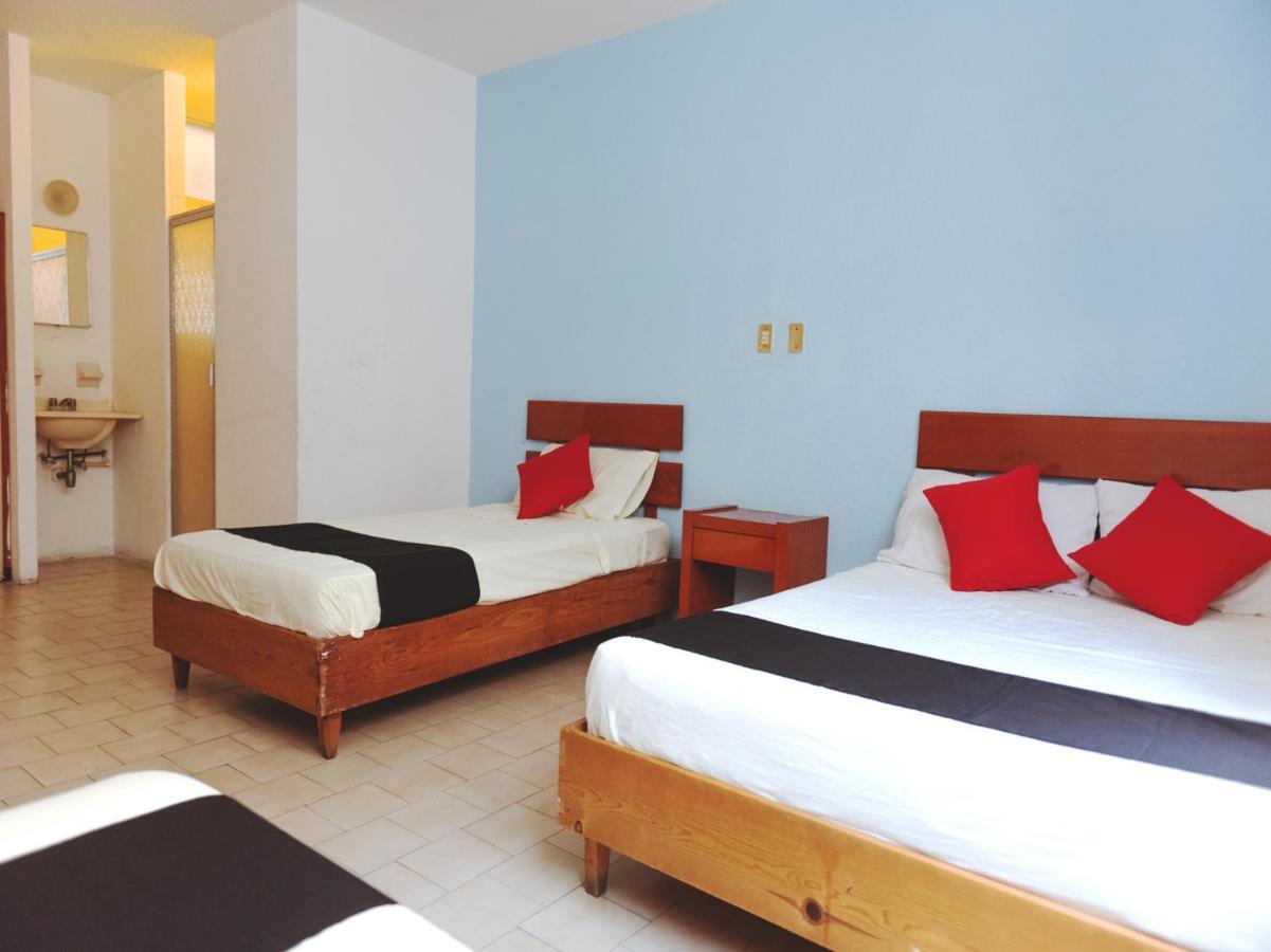 Oyo Hotel Italia Агуаскальентес Экстерьер фото