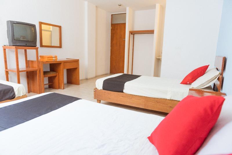 Oyo Hotel Italia Агуаскальентес Экстерьер фото